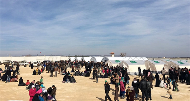 Suriyelilerin Sınırdaki Bekleyişi Sürüyor
