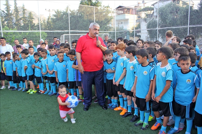 Kozan Belediyespor Futbol Yaz Okulunda sertifika töreni