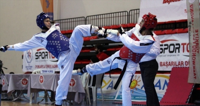 Türkiye Tekvando Şampiyonası Alanya´da başladı.