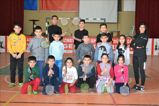 Yüreğir´de ücretsiz badminton eğitimi