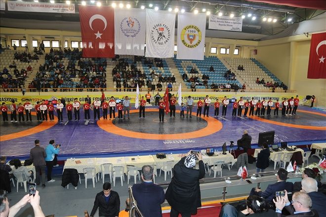 Serbest Güreş Türkiye Şampiyonası Yüreğir´de