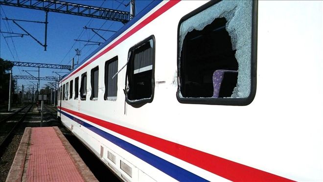 Ceyhan´da tren hemzemin geçitte tırla çarpıştı: 13 yaralı  
