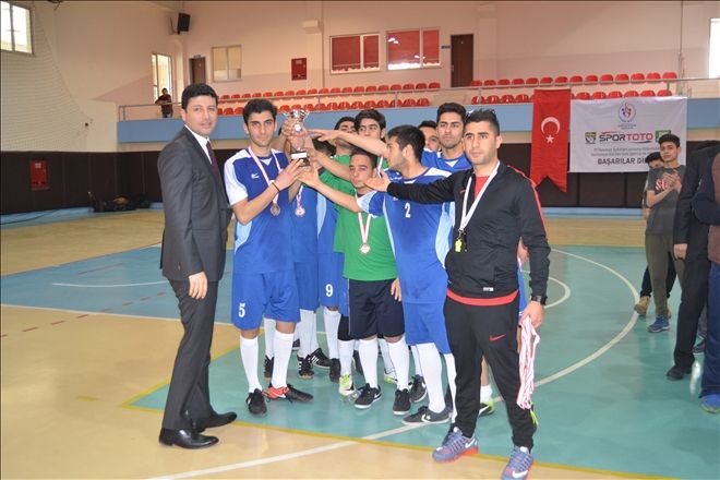 Okullar arası Genç Erkekler Futsal Müsabakaları Yapıldı