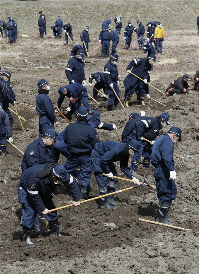 Japonya 2011 Fukuşima depreminde kaybettiklerini andı 