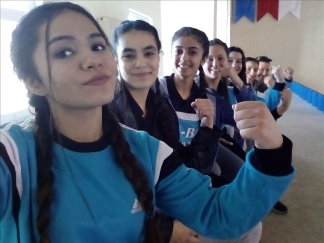 Adana´dan 3 Okul Badminton Türkiye Şampiyonasına Katılıyor.  