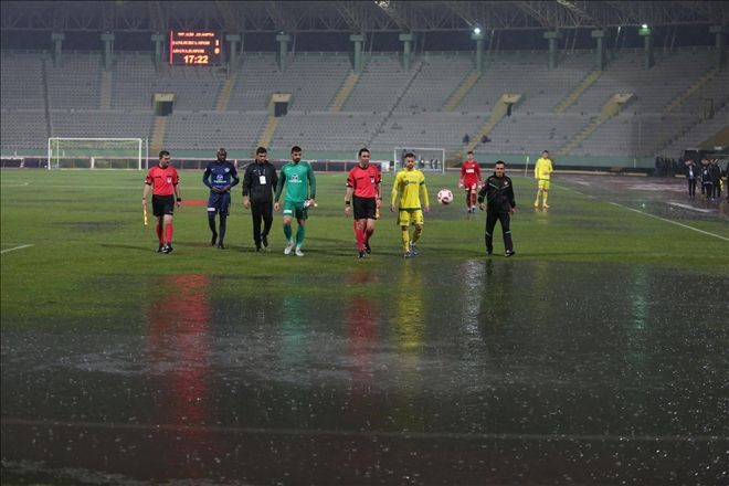 Şanlıurfaspor-Adana Demispor maçı tatil edildi
