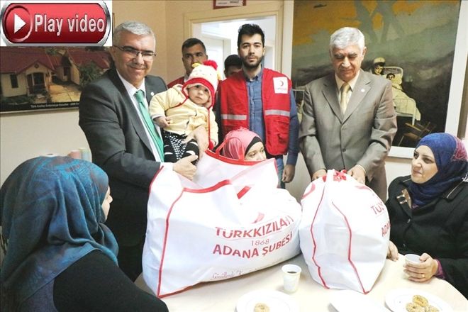 Türk Kızılayından Adana´da yaşayan Filistinlilere yardım  