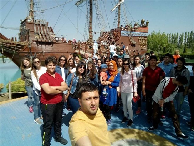 Kozanlı öğrenci ve velilerden Ankara-Eskişehir gezisi