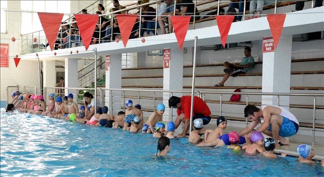 İl Spor Merkezleri Yüzme Kursu başladı.
