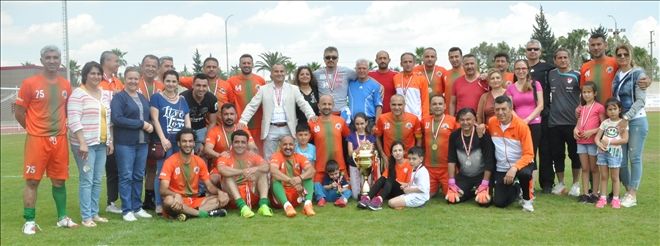 Adana Güneşi Veteranları Lig şampiyonu