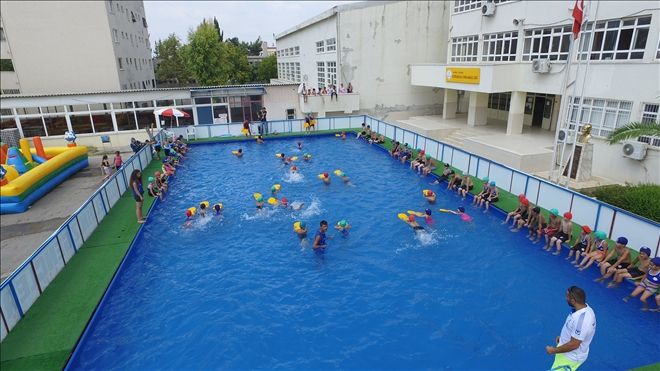 Seyhan Belediyesi  portatif yüzme havuzlarını açıyor