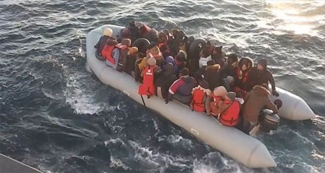 İzmir´de 147 göçmen ölümden döndü