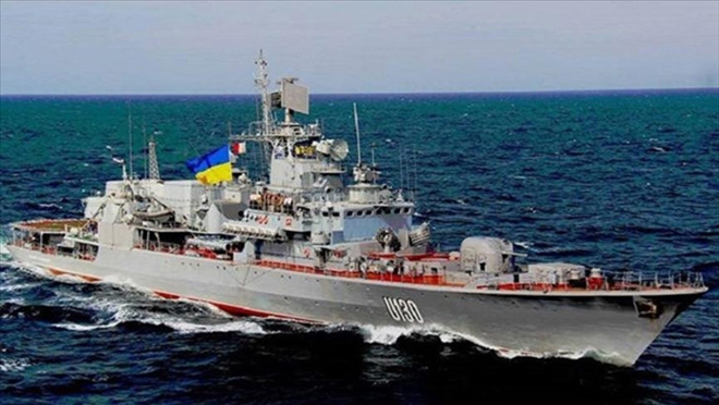 Üç Ukrayna gemisi Rus karasularına girdi 