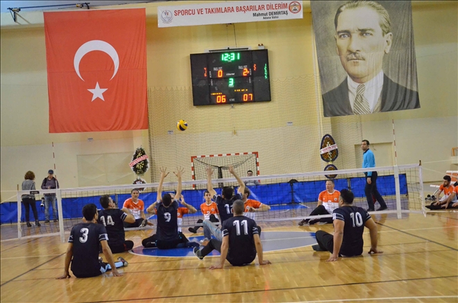 Adana´daki oturarak voleybol Türkiye Kupası sona erdi.