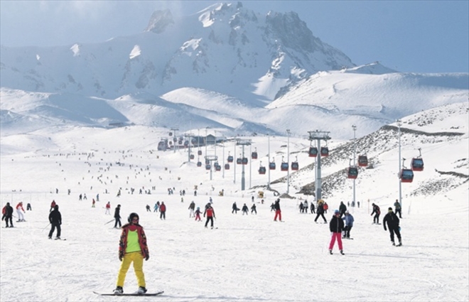 Erciyes´te hafta sonu kayak sezonu açılıyor