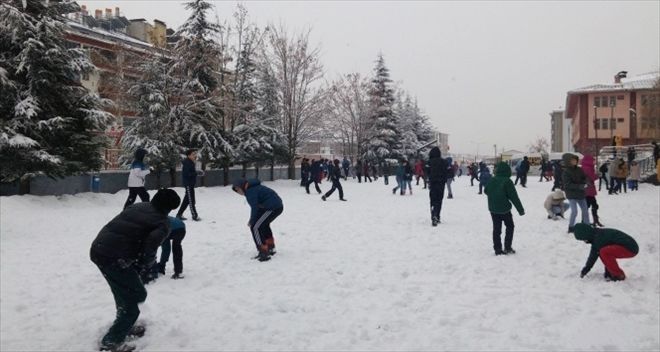 Kar, Bitlis ve Van´da okul tatil ettirdi