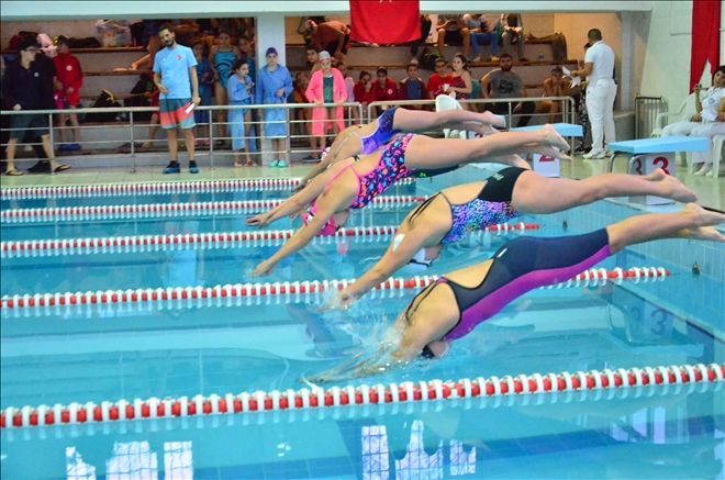 Milli Takım seçme yüzme  yarışları yapıldı