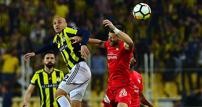 Fenerbahçe zirve inadını sürdürüyor