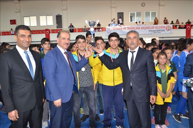Güney Adana Spor Şenliği ödül töreni gerçekleştirildi 