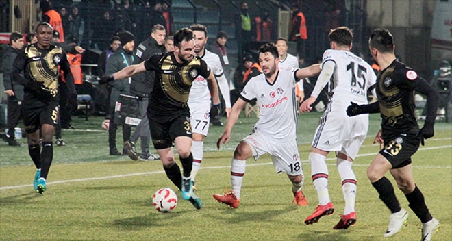 Beşiktaş Osmanlı´yı ateşe attı