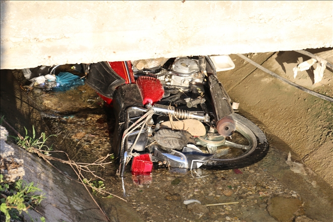 Sulama kanalına düşen motosiklette 2 kişi can verdi
