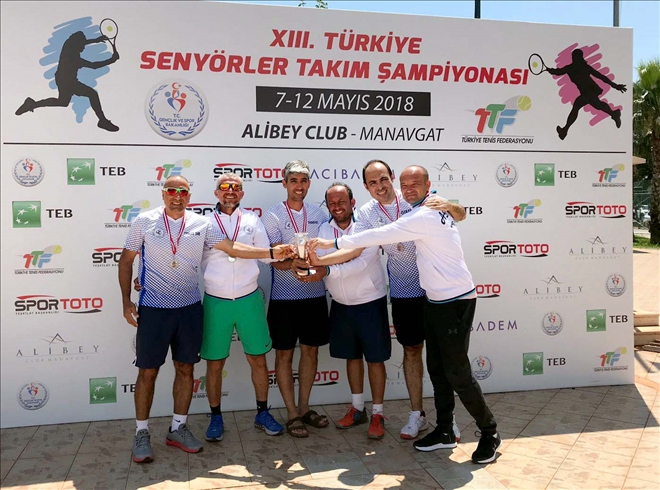 Türkiye Senyörler Takım Şampiyonası´nda (ATDSK) 2 ikincilik kupası kazandı