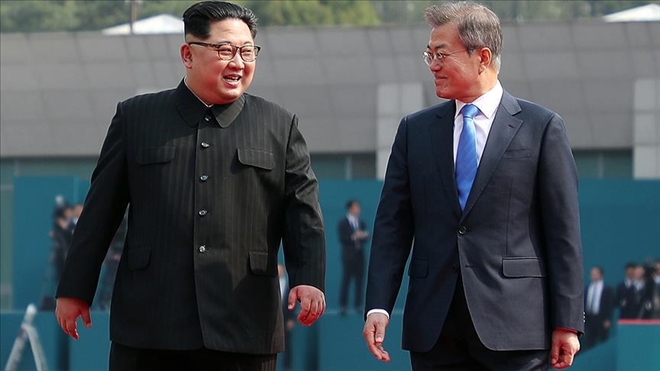 Güney ve Kuzey Kore liderleri tarafsız bölgede buluştu