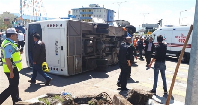 Kars´ta askeri araç ile polis aracı çarpıştı