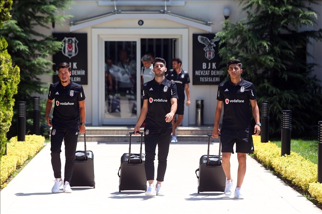 Beşiktaş, yurt dışı kampı için Slovakya´ya gitti