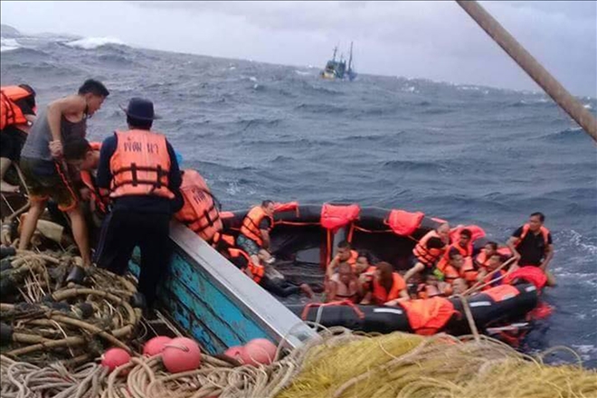 Tayland´da turist teknesi alabora oldu: 49 kişi kayıp