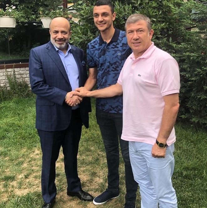 Adana Demirspor sol bek transfer etti