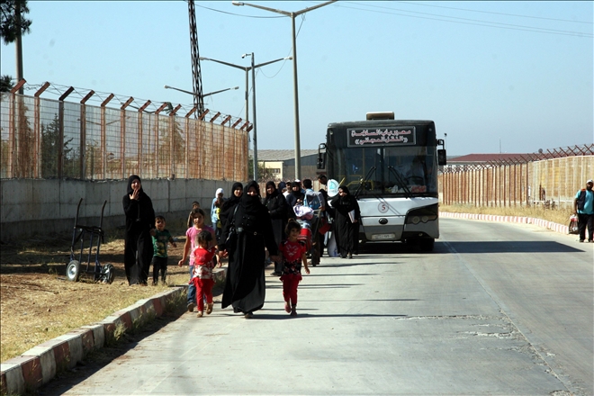 Ülkelerine giden Suriyelilerden 22 bini Türkiye´ye döndü 