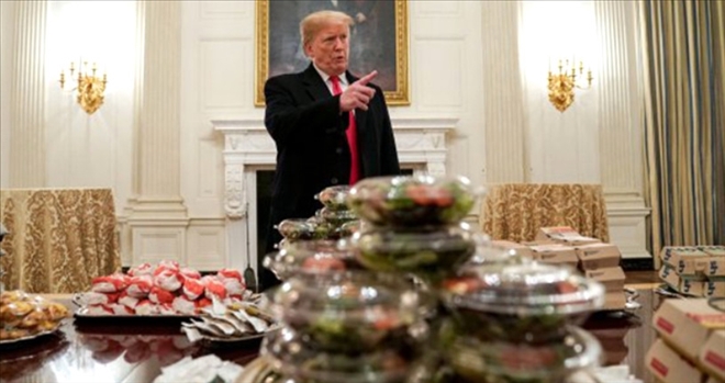Trump, hükümetin kapanması nedeniyle konuklarına hamburger ısmarladı
