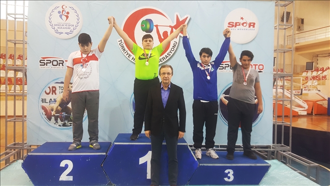 Türkiye Halter Şampiyonası´nda Pursaklar bronz madalya kazandı