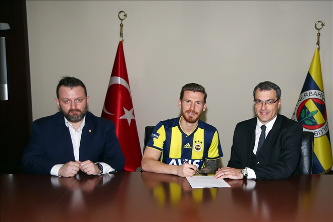 Fenerbahçe, Serdar Aziz´i resmen açıkladı