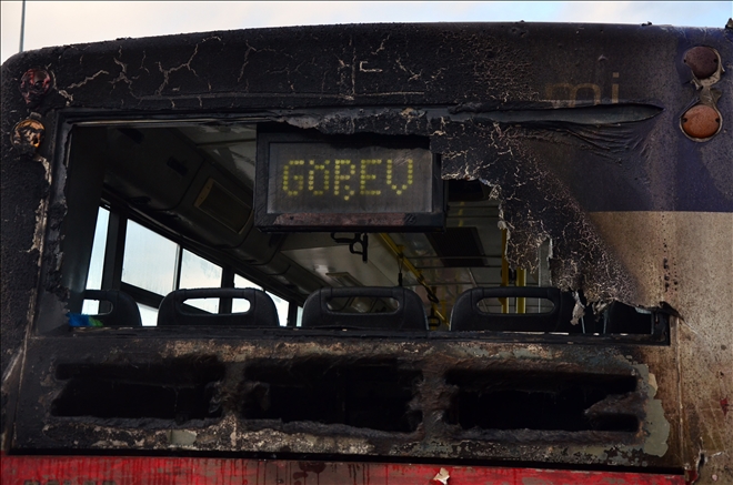 Arızalı otobüs tamir yolunda yandı 