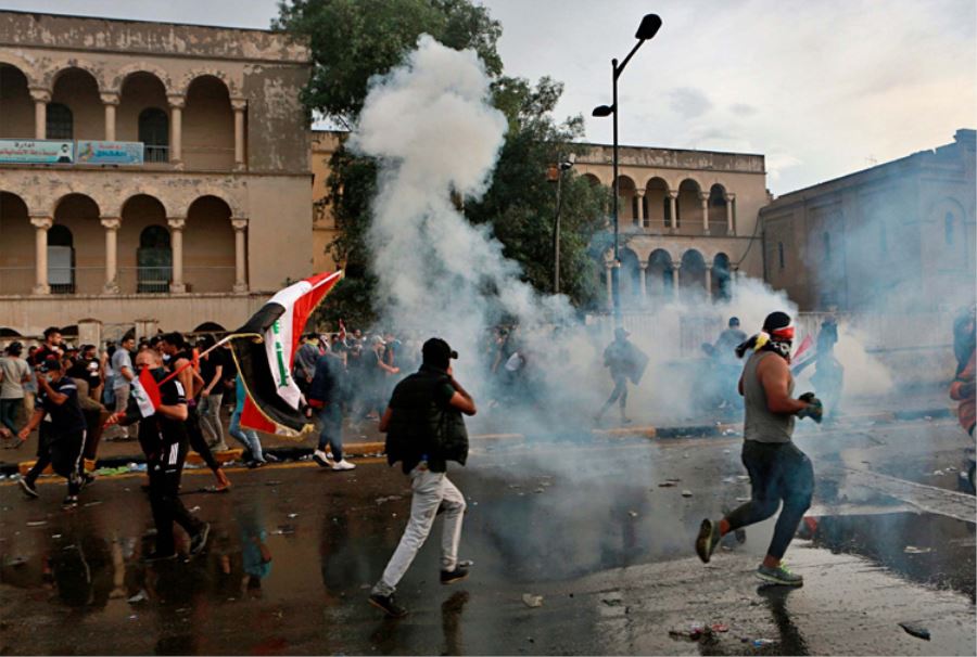   IRAK’TA PROTESTOCULARA SİLAHLI BIÇAKLI SALDIRIDA 25 KİŞİ ÖLDÜ        