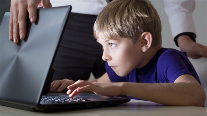 Çocuklarımızı tehdit eden internet bağımlılığı