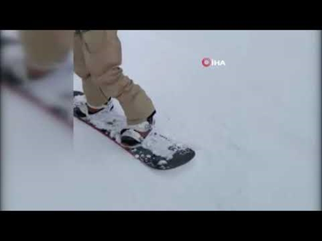 Rusya´da tarla faresi kar üstünde kayak yaptı