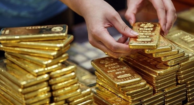 Almanlar 8 ton 918 kilo altın satın aldı