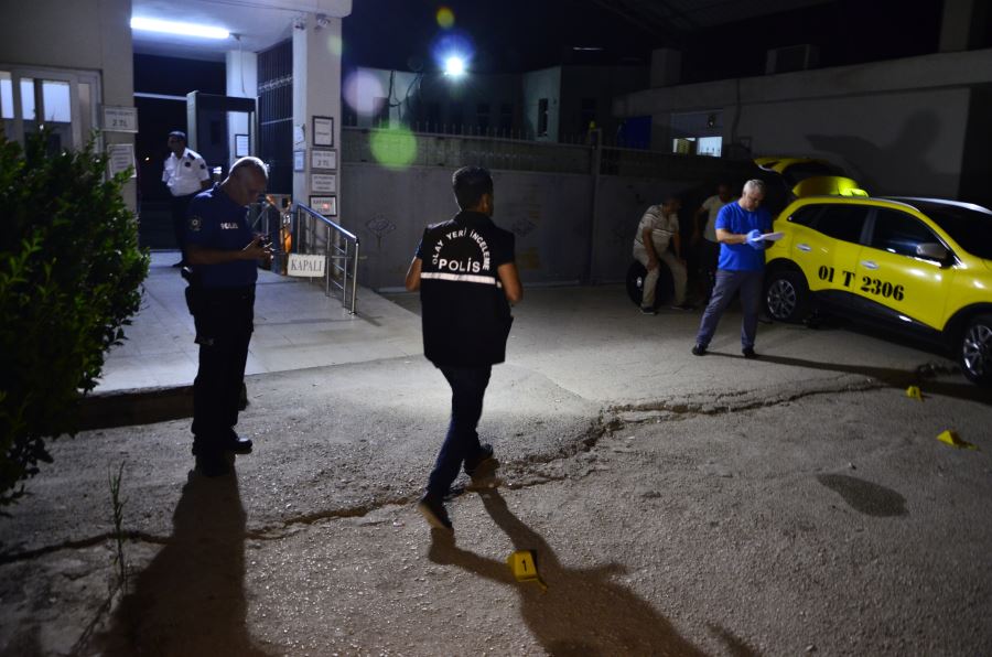 Adana’da silahlı saldırıya uğrayan 2 kişi yaralandı