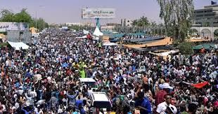 Sudan’da halk sokakta