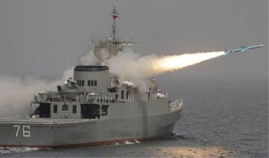 İran donanması kendi gemisini vurdu
