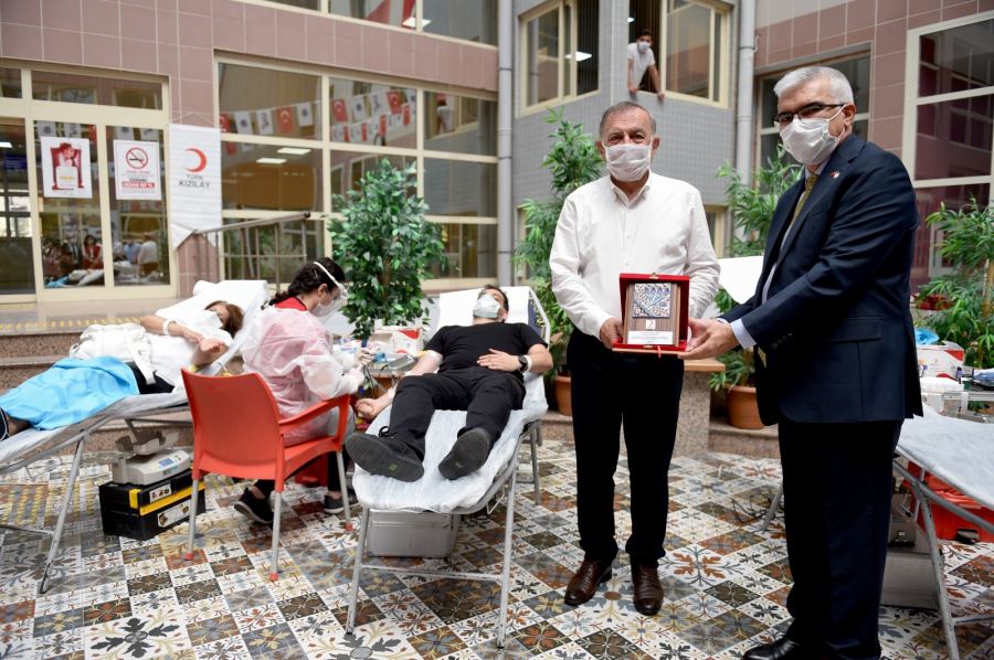 Seyhan Belediye personelinden kök hücre ve kan bağışı