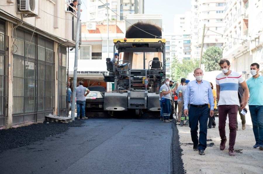  Seyhan’da “Sıcakkıran” asfalt hizmeti (Görüntülü Haber)