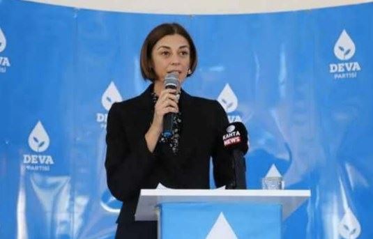 Deva Partisi Genel Başkan Yardımcısı Helün Fırat istifa etti