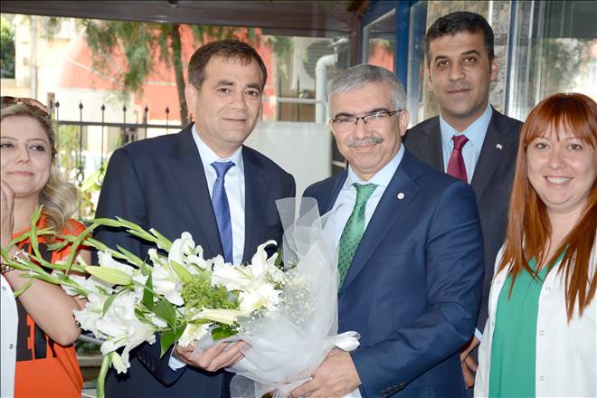 ADEO`dan Kızılay`a kan bağışı