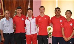 İl Spor Müdürü Ataşbak 15 Yıl Kırılamayanrekoru Kıran Adanalı Demet Parlak´ı Kutladı