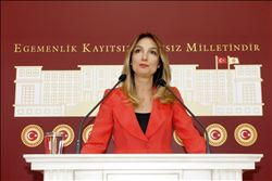  “ATATÜRK RESMİ KONUSUNDA KÖTÜ YÖNETİLEN SÜRECİN HASARI BENİM ÜZERİME YIKILMAK İSTENDİ”