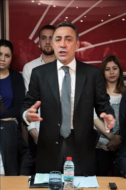Berhan Şimşek Adana´da CHP´lilerle buluştu